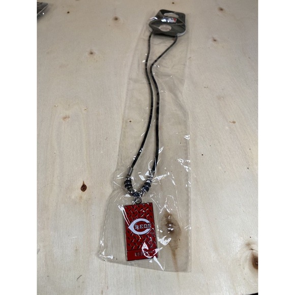 Cincinnati Reds Rubber Cord Necklace Logo Charm Licensed MLB Jewelry - Picture 2 of 4